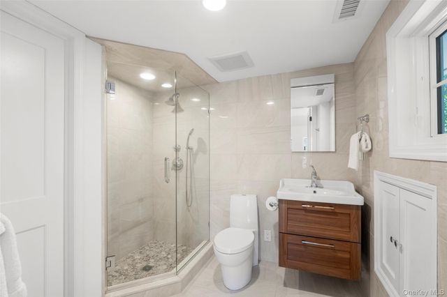 125 Saxon Woods Road, White Plains, NY 10605