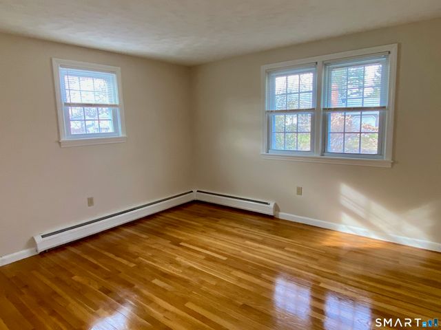 31 Gordon Avenue, Enfield, CT 06082