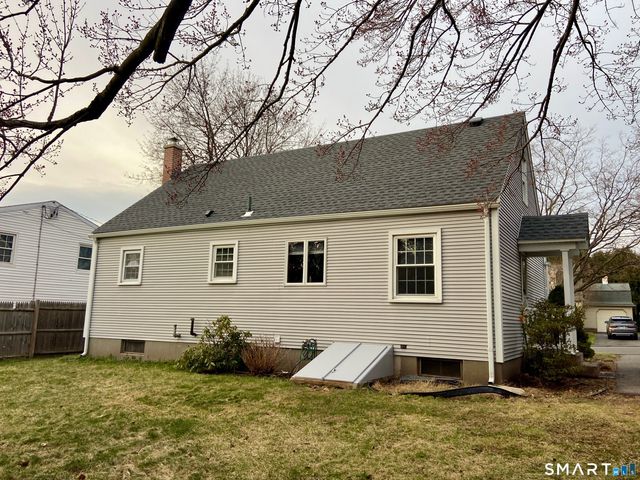 31 Gordon Avenue, Enfield, CT 06082