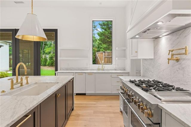 4550 Jolyn Place, Sandy Springs, GA 30342
