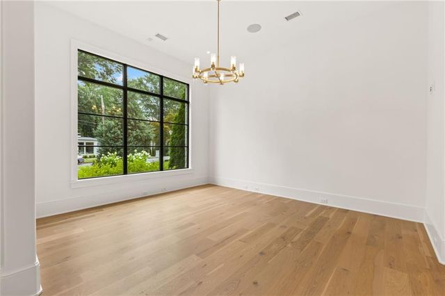 4550 Jolyn Place, Sandy Springs, GA 30342
