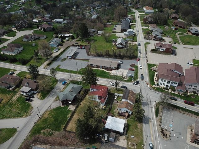 221 Clay Pike, North Huntingdon, PA 15642