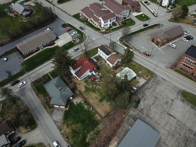 221 Clay Pike, North Huntingdon, PA 15642