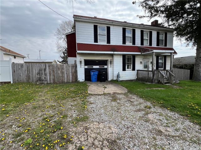 221 Clay Pike, North Huntingdon, PA 15642