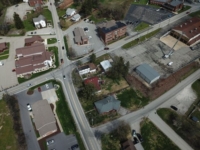 221 Clay Pike, North Huntingdon, PA 15642