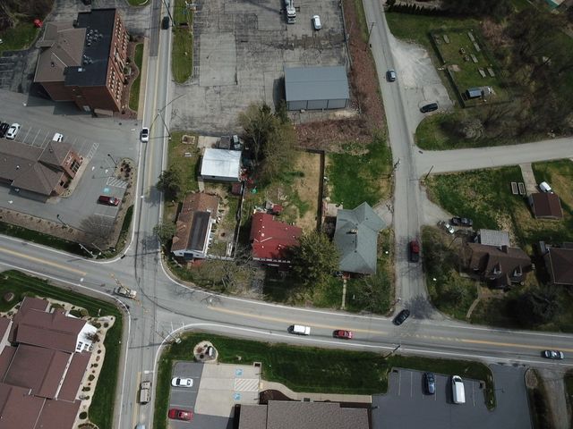 221 Clay Pike, North Huntingdon, PA 15642