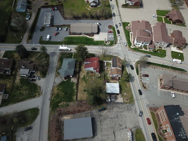 221 Clay Pike, North Huntingdon, PA 15642