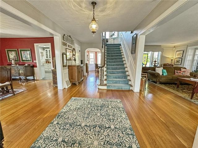 211 Lawn Avenue, Maryville, MO 64468