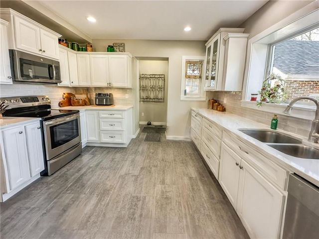 211 Lawn Avenue, Maryville, MO 64468