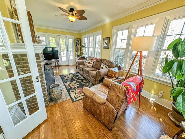 211 Lawn Avenue, Maryville, MO 64468