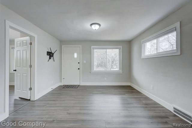 1636 W Troy Street, Ferndale, MI 48220