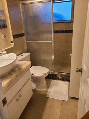 141 NW 28th St, Pompano Beach, FL 33064