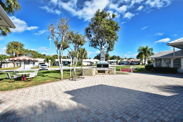 141 NW 28th St, Pompano Beach, FL 33064