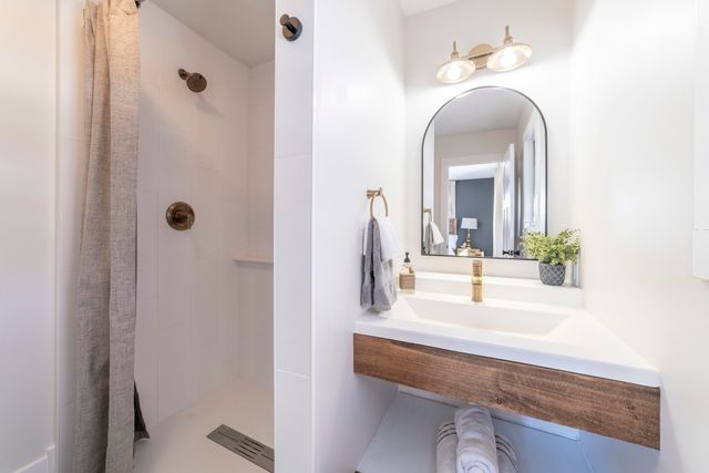 210 Clinton Street B, Lowell, IN 46356