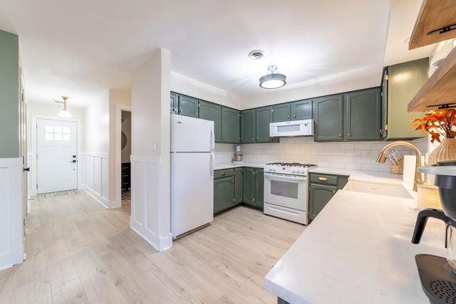 210 Clinton Street B, Lowell, IN 46356