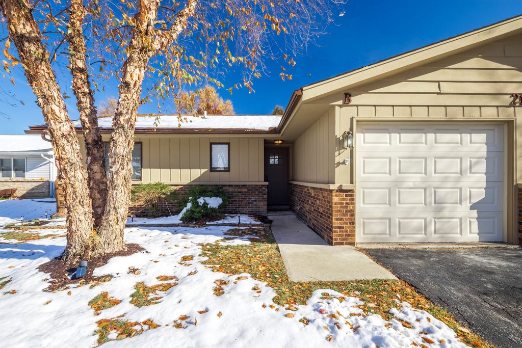 210 Clinton Street B, Lowell, IN 46356