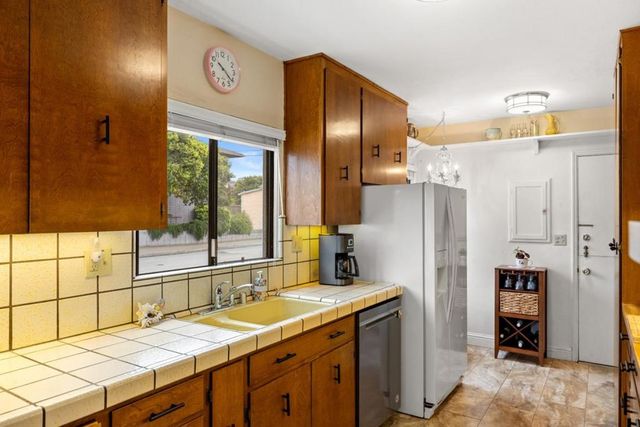 360 Central Avenue, Pacific Grove, CA 93950