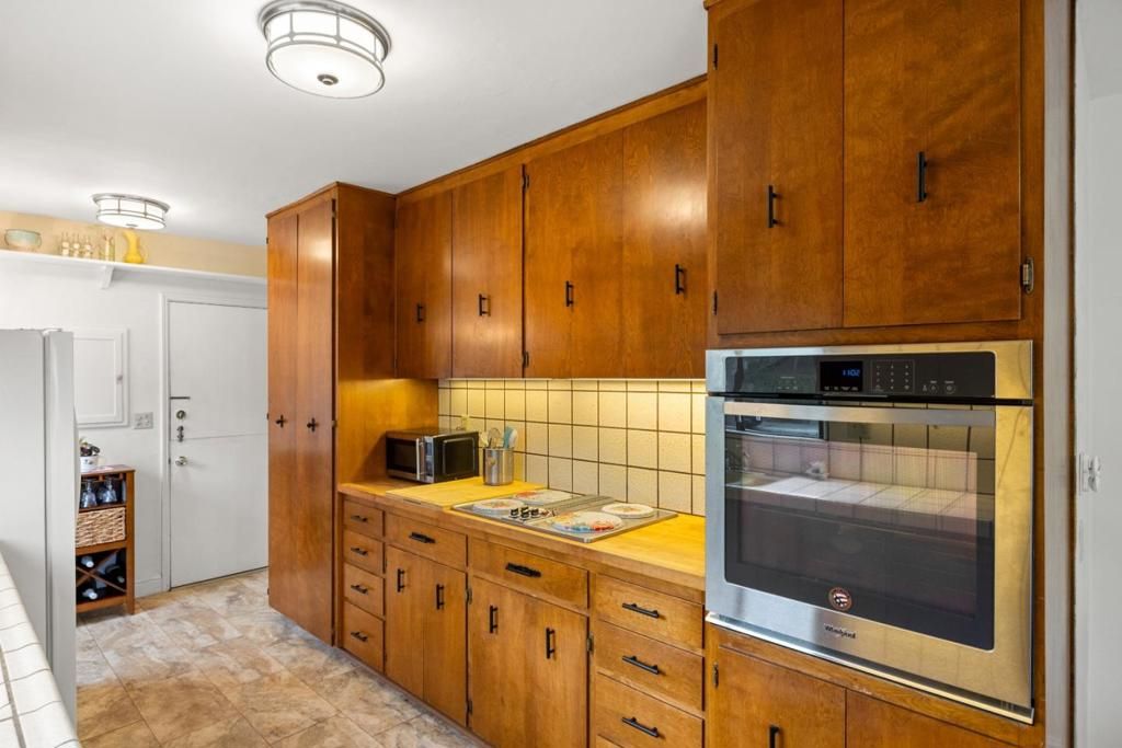 Image 14 of property listing at 360 Central Avenue, Pacific Grove, CA 93950