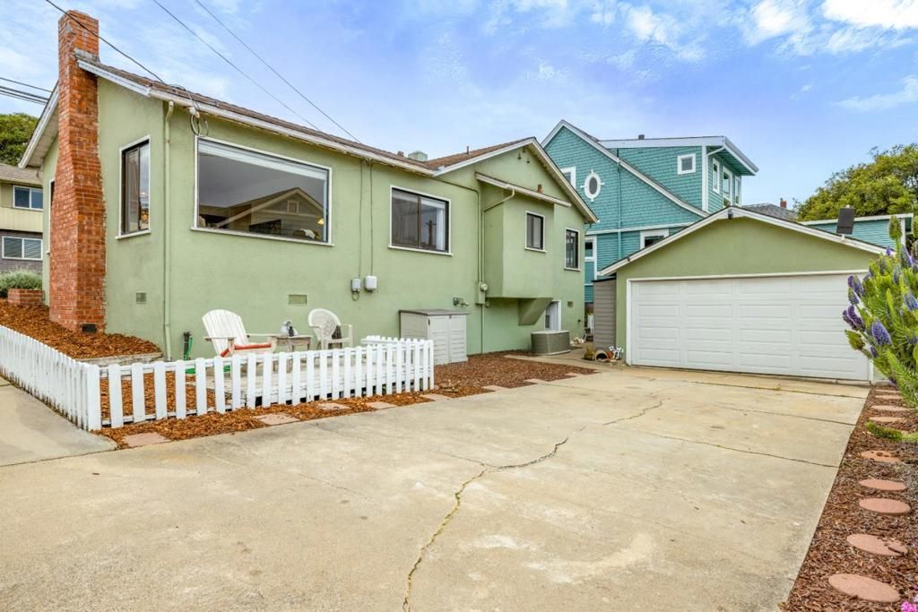 Image 28 of property listing at 360 Central Avenue, Pacific Grove, CA 93950