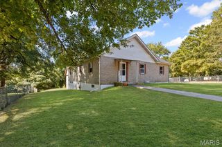 400 Conniston Drive, Belleville, IL 62223