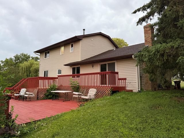 7050 Pioneer Trail, Greenfield, MN 55357