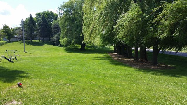 7050 Pioneer Trail, Greenfield, MN 55357