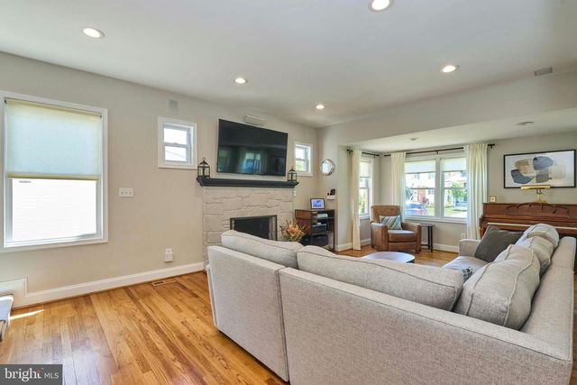 255 N BRYAN ST, Arlington, VA 22201
