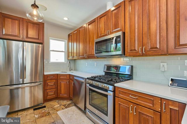 255 N BRYAN ST, Arlington, VA 22201