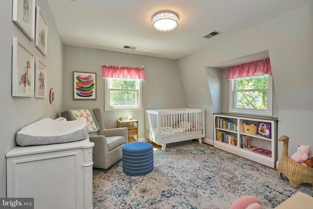 255 N BRYAN ST, Arlington, VA 22201