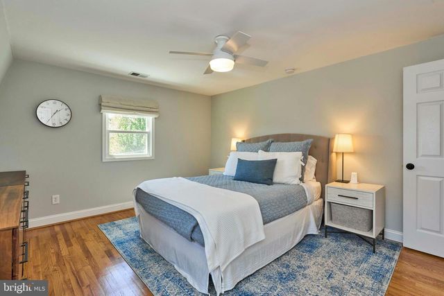 255 N BRYAN ST, Arlington, VA 22201