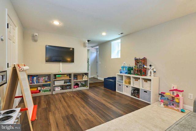 255 N BRYAN ST, Arlington, VA 22201