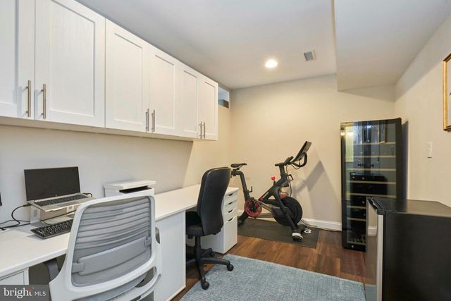 255 N BRYAN ST, Arlington, VA 22201
