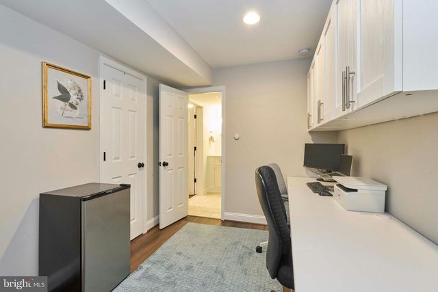 255 N BRYAN ST, Arlington, VA 22201