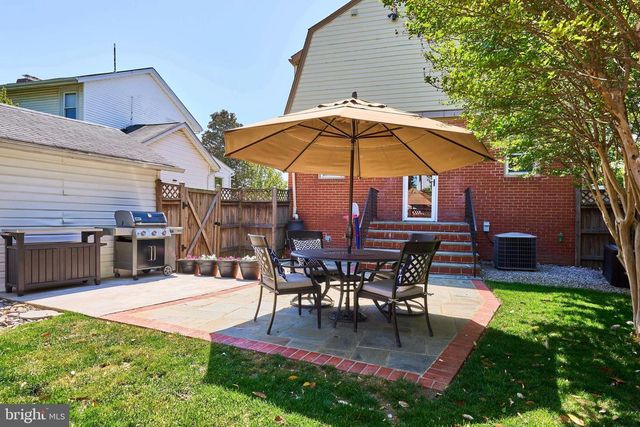 255 N BRYAN ST, Arlington, VA 22201