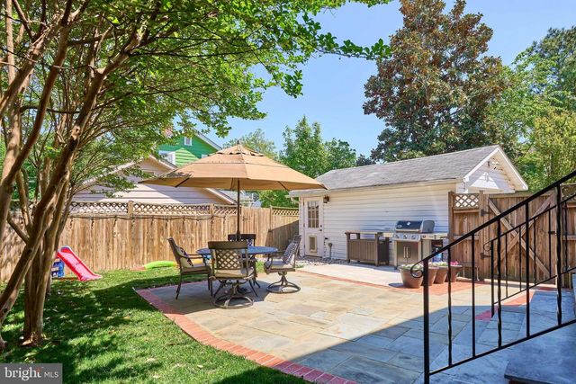 255 N BRYAN ST, Arlington, VA 22201