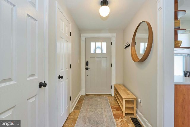 255 N BRYAN ST, Arlington, VA 22201