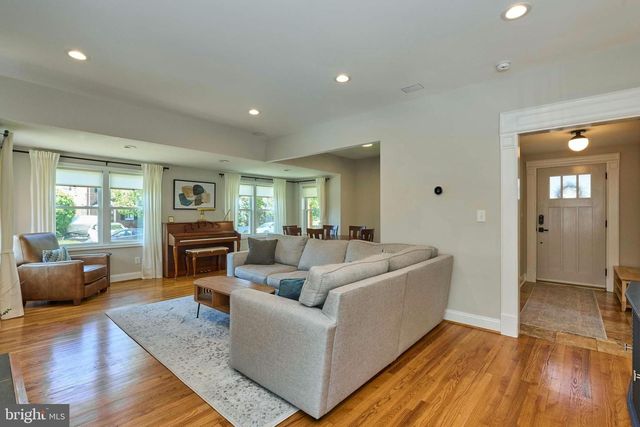 255 N BRYAN ST, Arlington, VA 22201