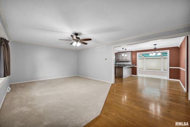 6604 PARKWOOD Drive, Peoria, IL 61614