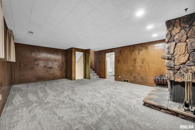 6604 PARKWOOD Drive, Peoria, IL 61614