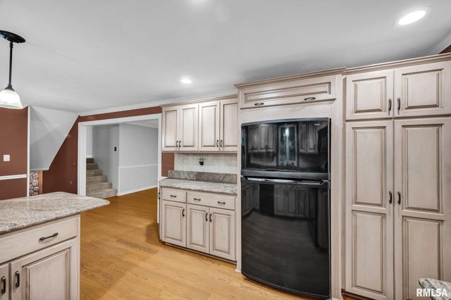 6604 PARKWOOD Drive, Peoria, IL 61614