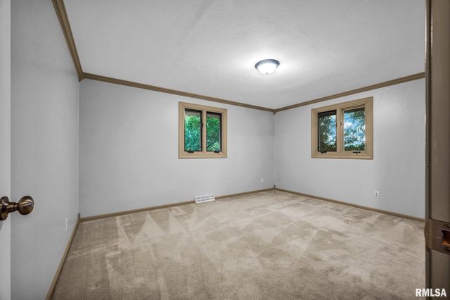 6604 PARKWOOD Drive, Peoria, IL 61614