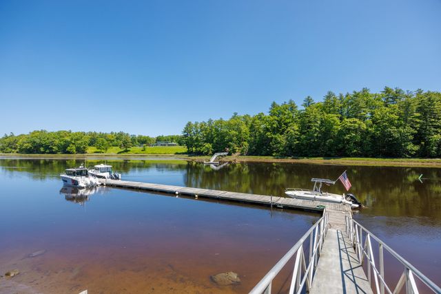 25 Schooner Drive, Dover, NH 03820
