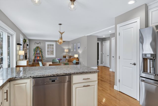 25 Schooner Drive, Dover, NH 03820