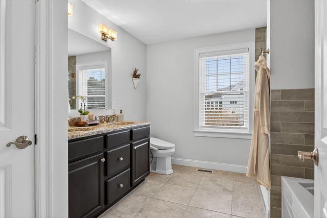 25 Schooner Drive, Dover, NH 03820