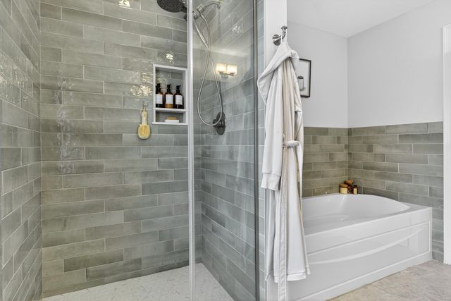 25 Schooner Drive, Dover, NH 03820