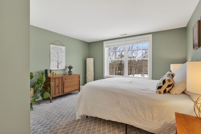 25 Schooner Drive, Dover, NH 03820