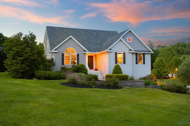 25 Schooner Drive, Dover, NH 03820