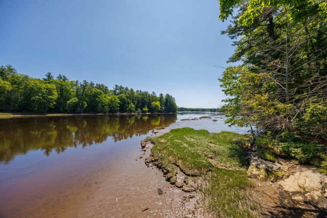 25 Schooner Drive, Dover, NH 03820