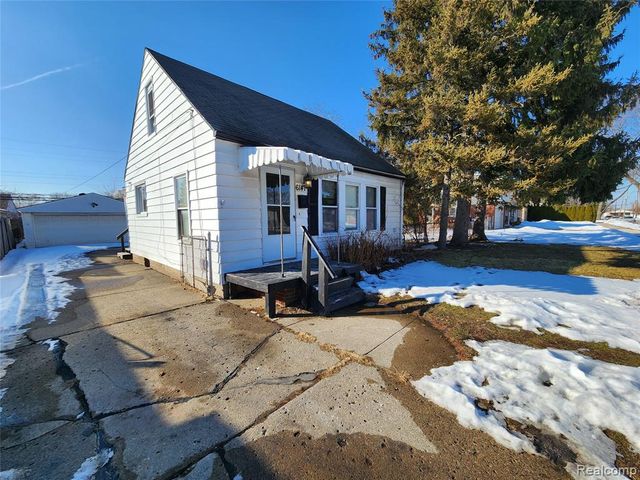 6147 Whitefield Street, Dearborn Heights, MI 48127