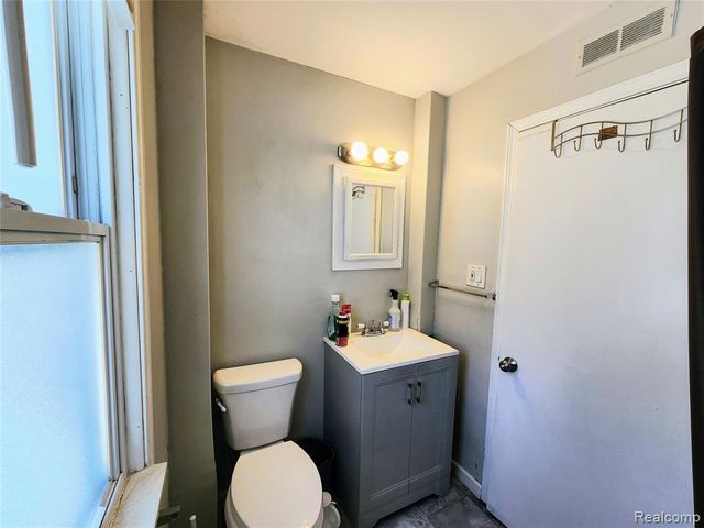 6147 Whitefield Street, Dearborn Heights, MI 48127